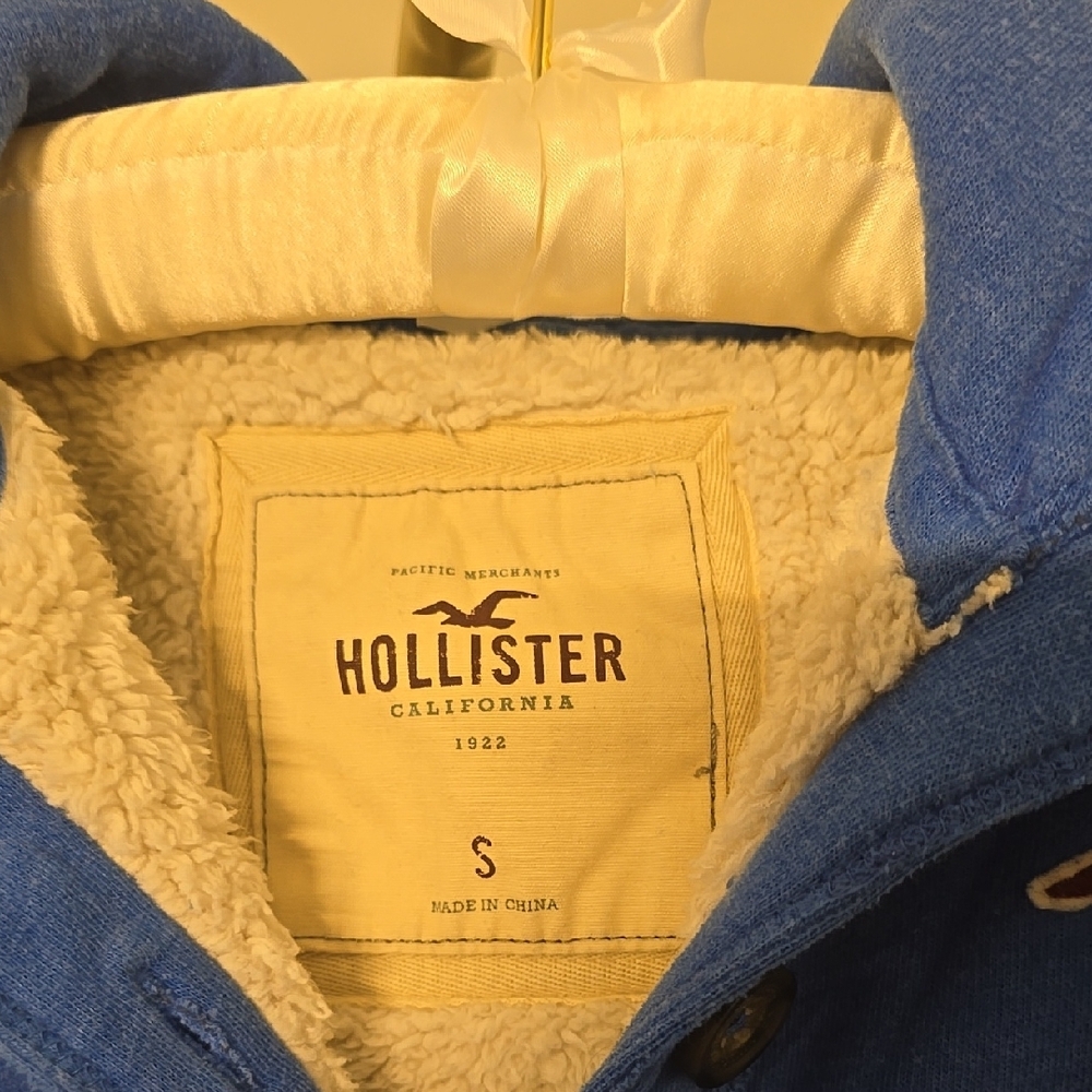 Hollister Blue Button-Up Hoodie - Picture 2 of 2